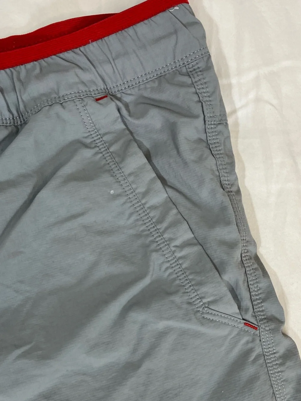The North Face Light Gray Men's Nylon Ripstop Outdoor Hiking Shorts Men’s Medium